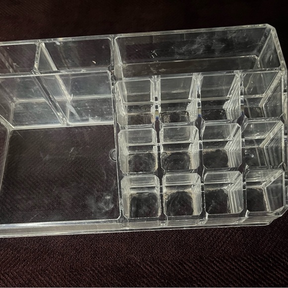 MULTI - SECTION CLEAR MAKEUP ORGANIZER - Picture 4 of 7